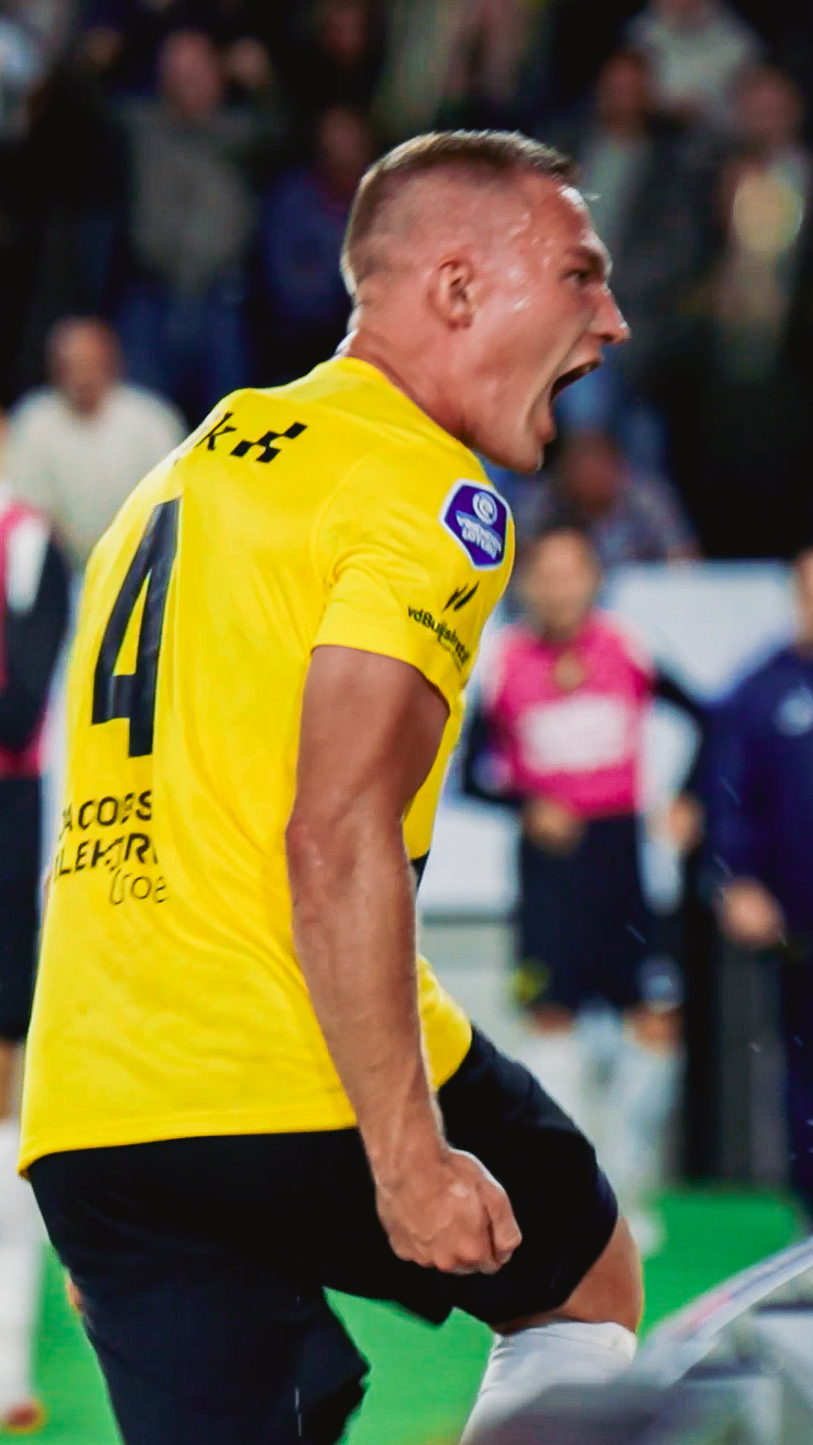 Holtby_MM.00_04_28_12.Still012